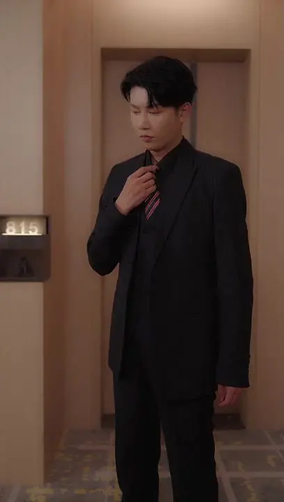 《傅少心尖宠》：霸道总裁的专属宠爱，甜到掉牙的言情新宠，看腹黑傅少如何撩动国民女神！